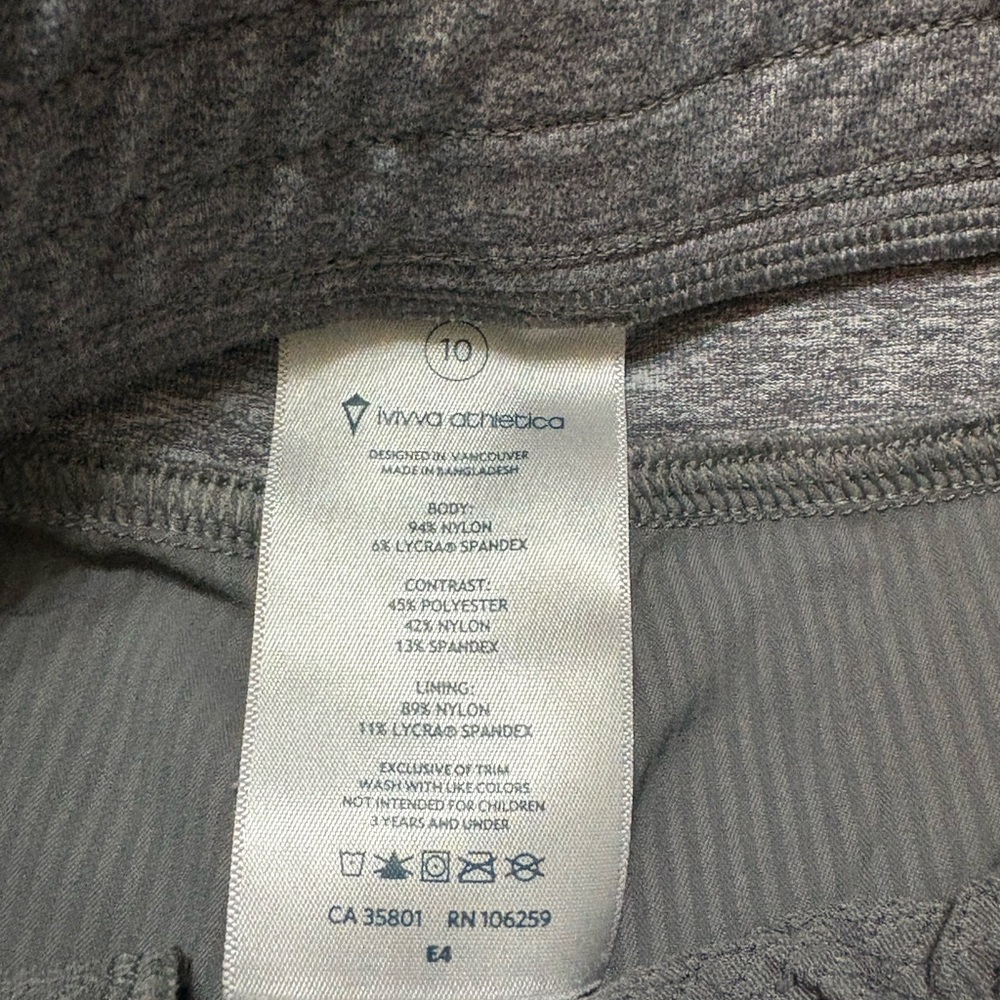 Ivivva Crops Size 10 - Picture 3 of 4